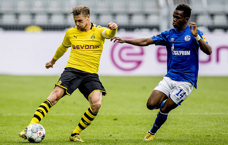 米兰体育官网- 柏林联合主场氛围火爆，极端球迷组织遭重罚  